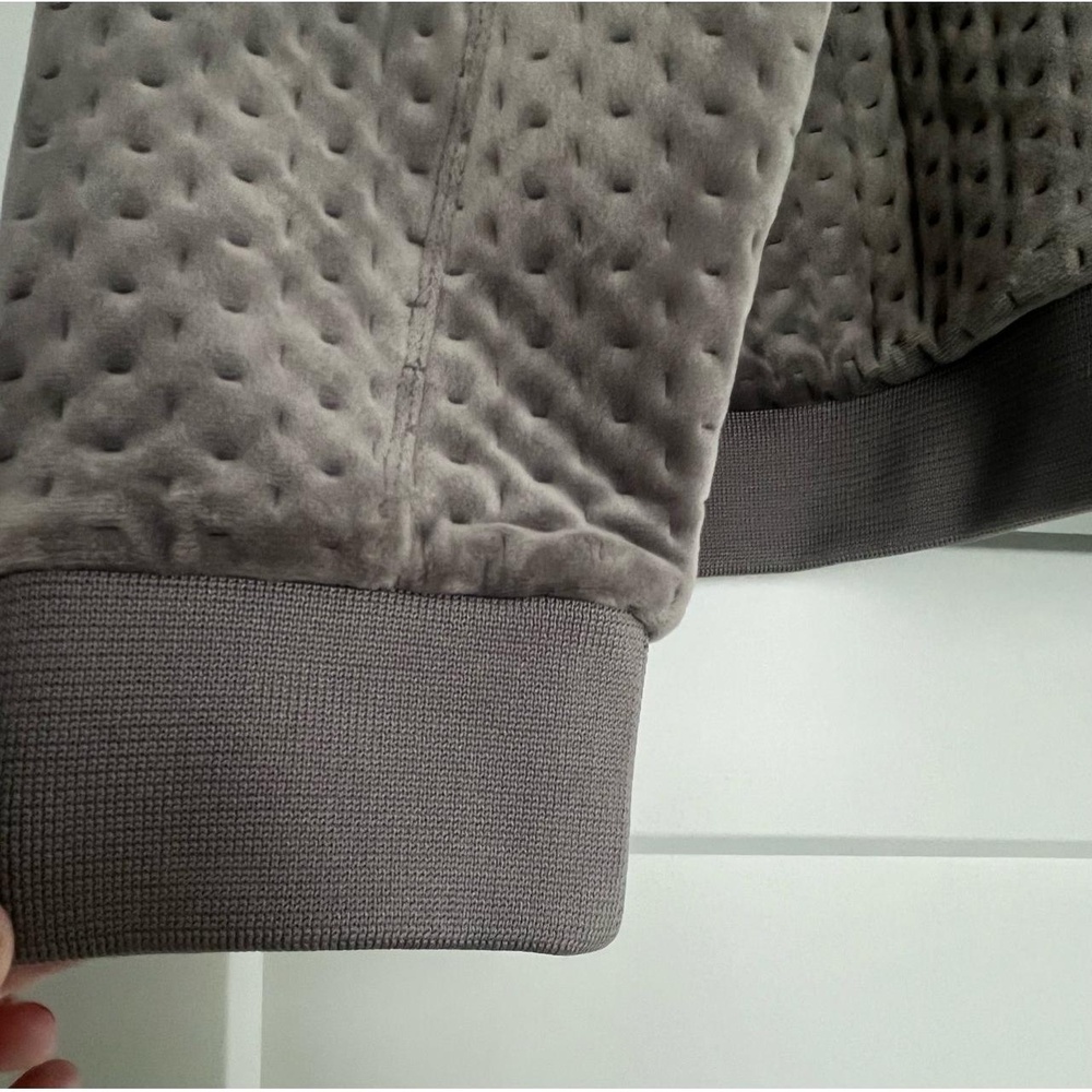 NWT Spense Womens Quilted Velour Pullover Crew Neck Cozy Taupe Top, XL - Picture 4 of 7